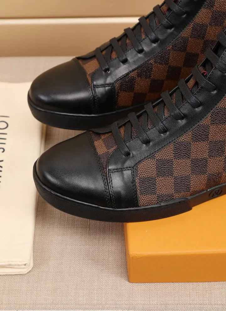 Factory price: 400💰【LV】Official website popular series 🇮🇹🇮🇹1:1 production, selected high-end imported cowhide, sheepskin lining with sheepskin pads, paired with Louis Vuitton Monogram Ecli men's shoes 💰se canvas and pure black rubber soles, the ultimate simple design perfectly interprets the latest inspiration for shoes, integrating classics and fashion. 🔍🔍High quality, worth having. The bottom car thread will never be unglued. Sellers are welcome to sell as shown in the picture above. We can send one piece on behalf of you. Number of yards: 38-44 (45 yards can be customized)